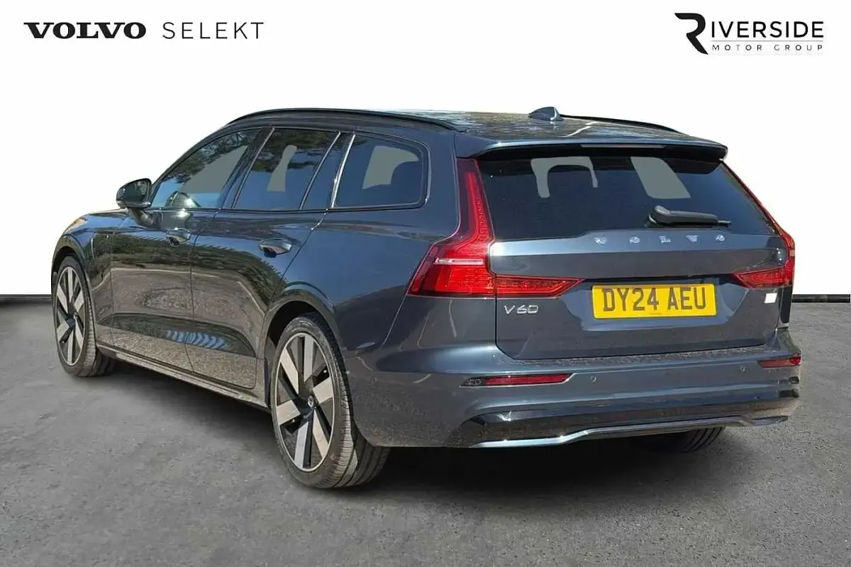 Usado Volvo V60 Ultimate 455 HP (334 kW) 2024 Azul Carrinha