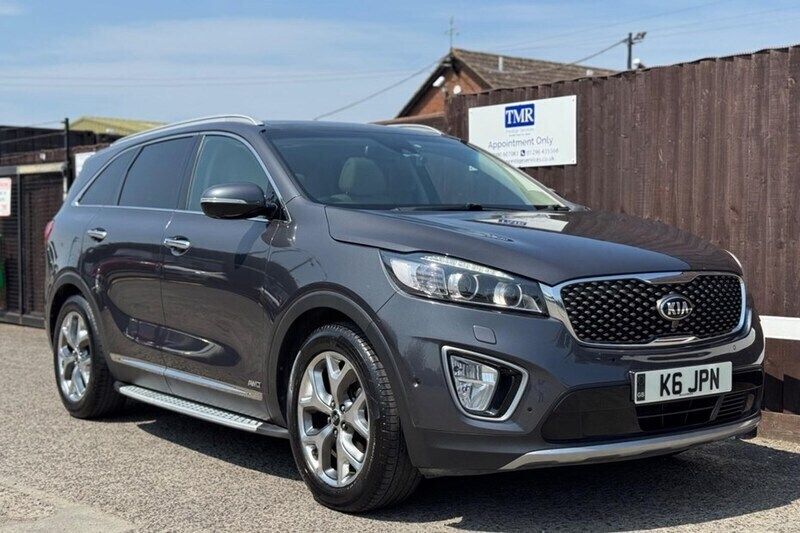 Grey Used 2016 Kia Sorento 4 SUV | £11,995 (Fair price) - Image 1/1