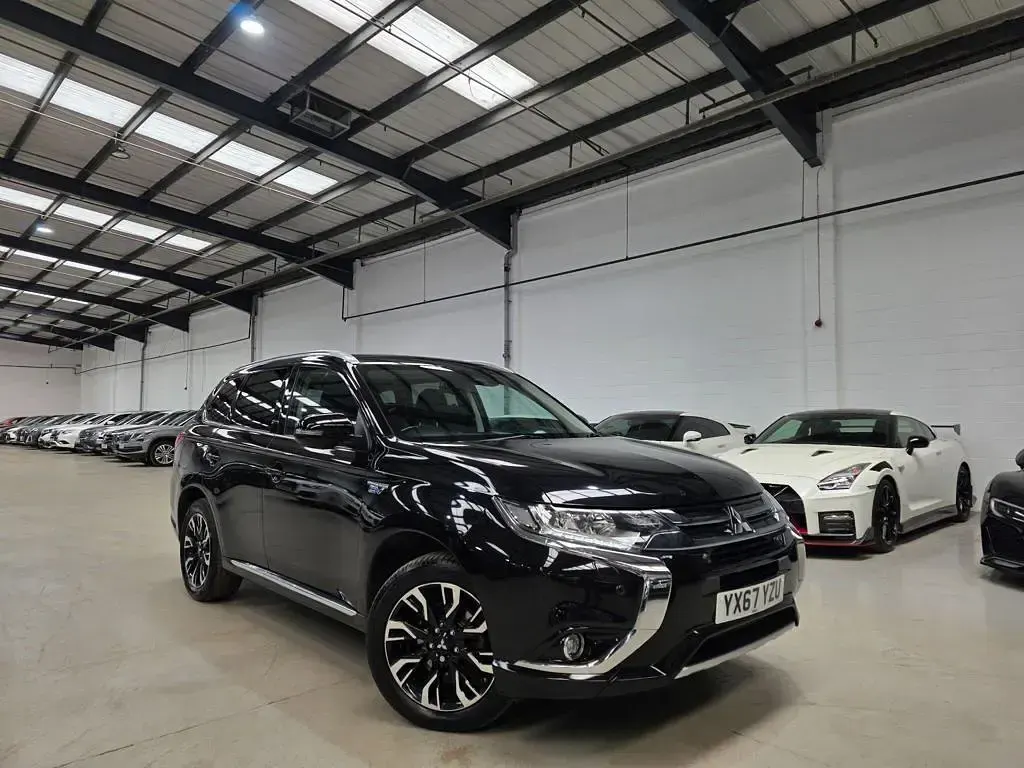 Used Mitsubishi Outlander P-HEV 2017 Black SUV
