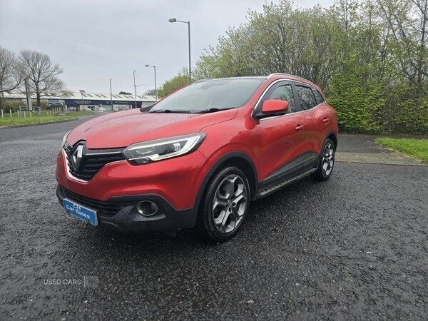 Red Used 2018 Renault Kadjar Dynamique SUV | £7,880 (Fair price) - Image 1/4