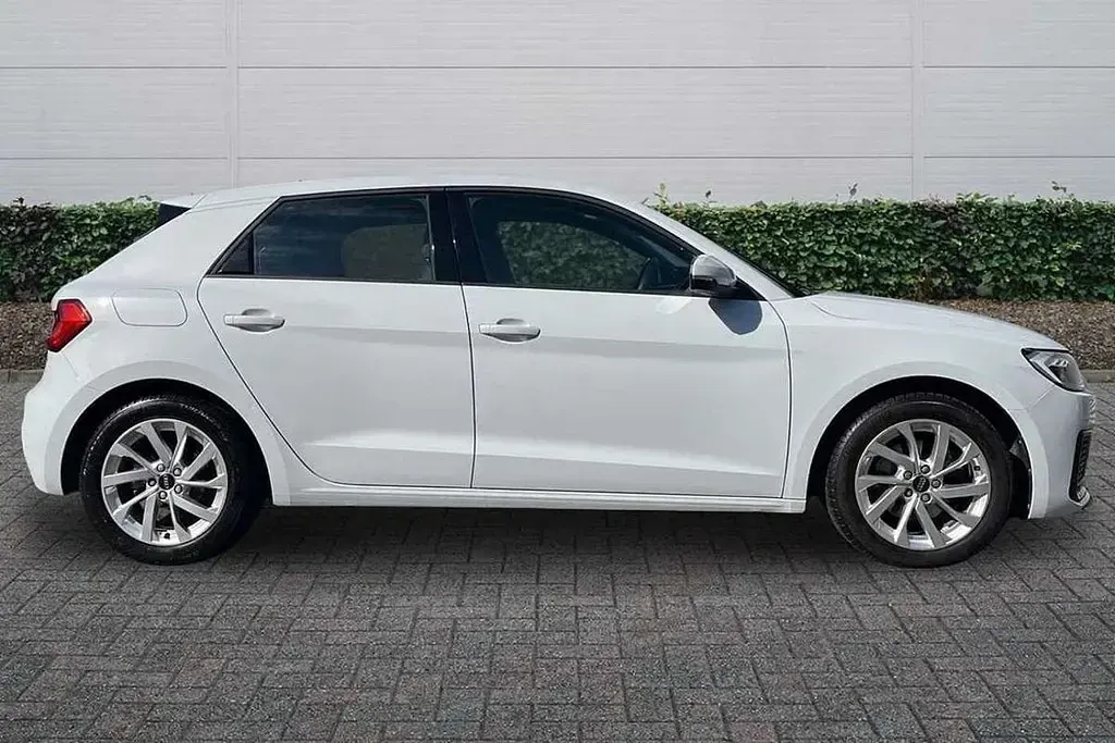 Usado Audi A1 Sport 108 HP (79 kW) 2023 Branco SUV