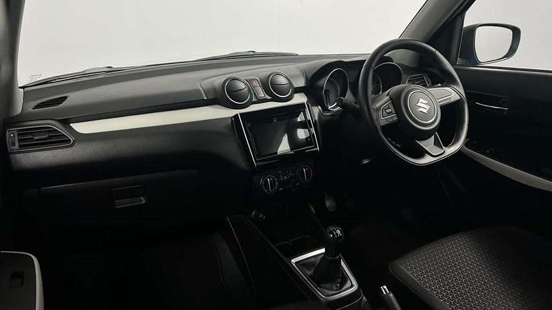 Used Suzuki Swift 90 HP (66 kW) 2019 Blue Hatchback