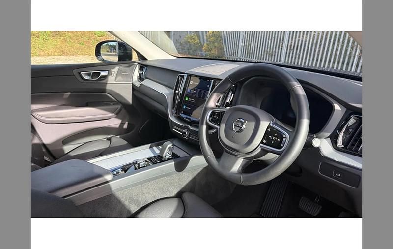 Used Volvo XC60 Plus 250 HP (183 kW) 2024 Black SUV