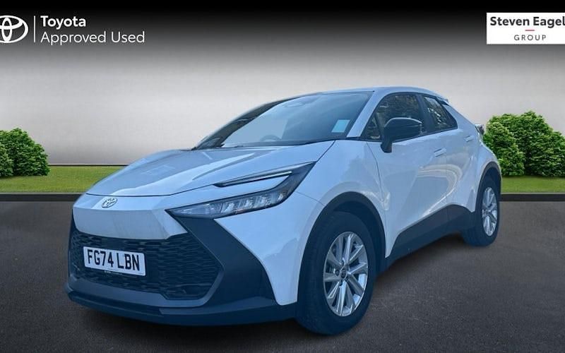 Used Toyota C-HR 140 HP (102 kW) 2026 SUV