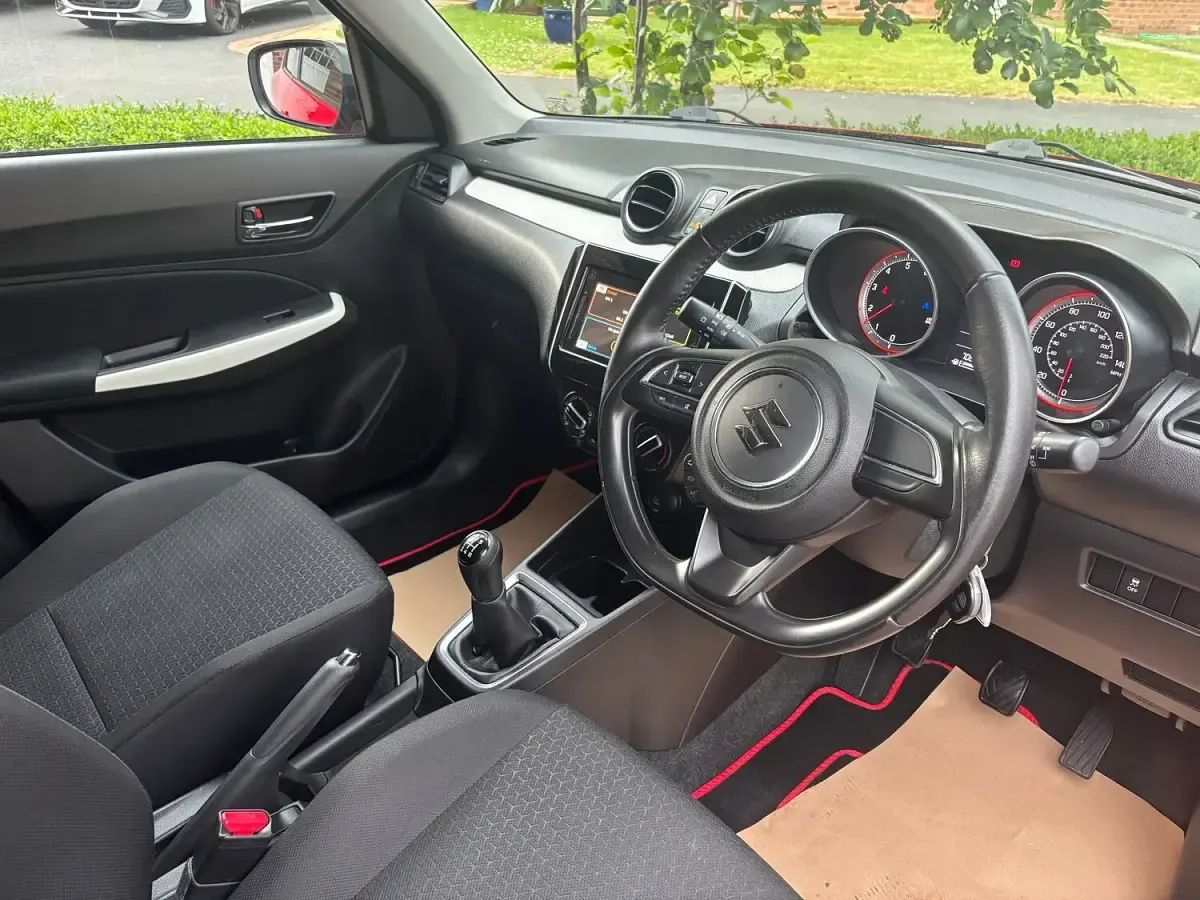 Used Suzuki Swift 90 HP (66 kW) 2019 Red Hatchback