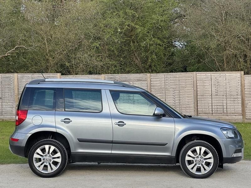 Used Skoda Yeti Drive 110 HP (80 kW) 2017 Grey SUV