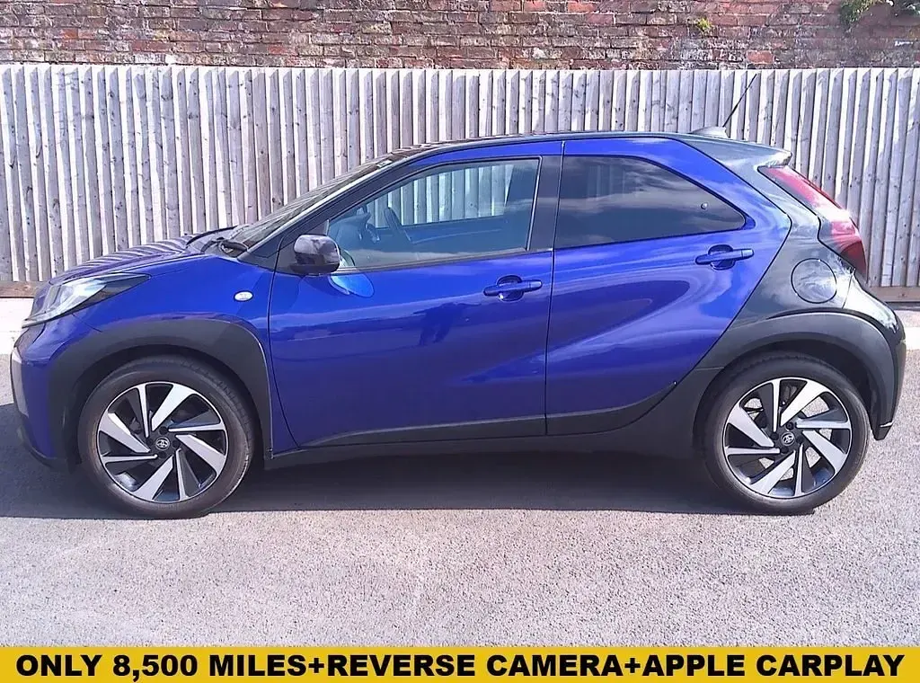 Usado Toyota Aygo X 72 HP (52 kW) 2022 Azul SUV