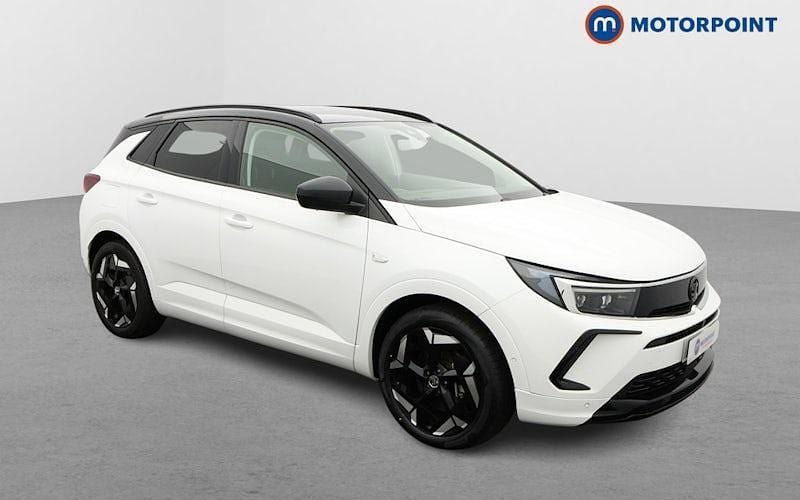 White Used 2023 Vauxhall Grandland X GSe SUV | £18,949 (Fair price) - Image 1/4
