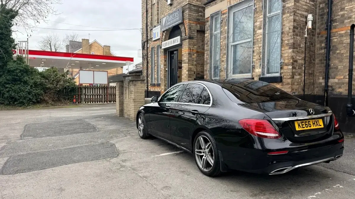 Begagnad Mercedes E220 AMG line 194 HK (142 kW) 2017 Svart Sedan
