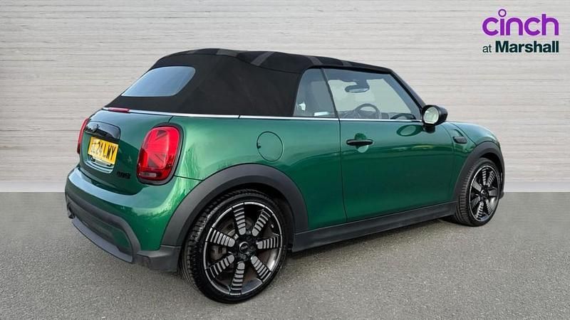 Usado Mini Cooper Exclusive 135 CV (99 kW) 2024 Verde Utilitario