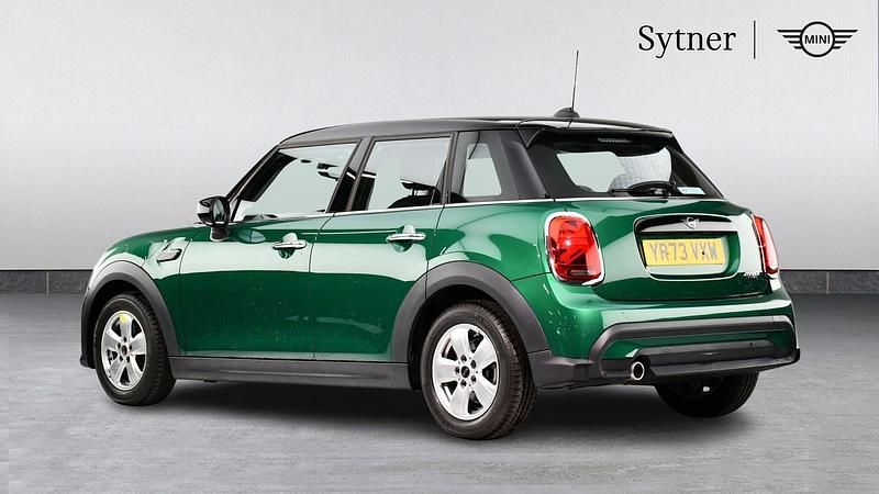 Używany Mini Cooper Classic 134 KM (98 kW) 2023 Zielony Hatchback