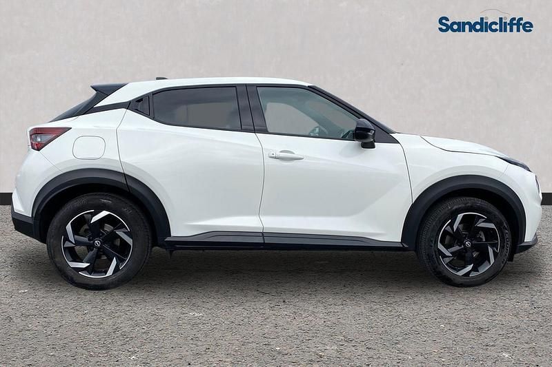 Used Nissan Juke N-Connecta 114 HP (83 kW) 2023 White SUV