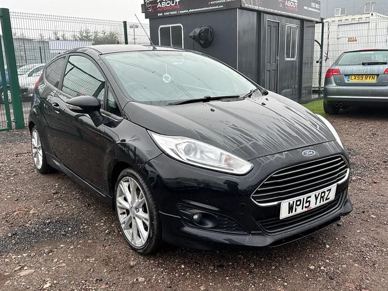 Black Used 2015 Ford Fiesta Zetec Hatchback | £2,200 (Good price) - Image 1/4