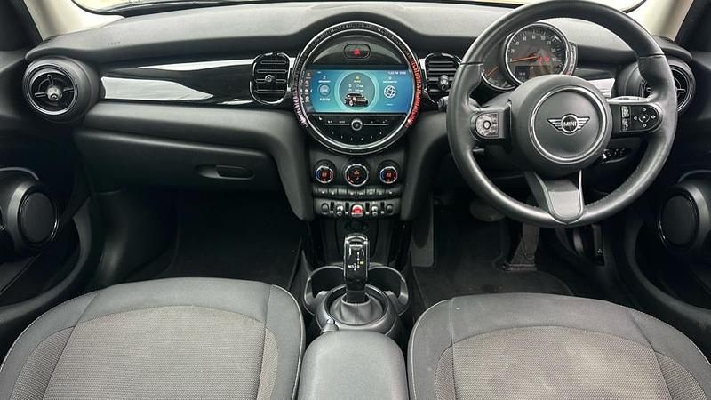 Usado Mini Cooper Classic 134 CV (98 kW) 2022 Negro Utilitario