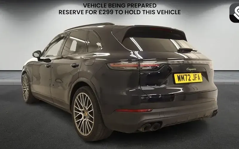 Used Porsche Cayenne Platinum Edition 462 HP (339 kW) 2022 Blue SUV