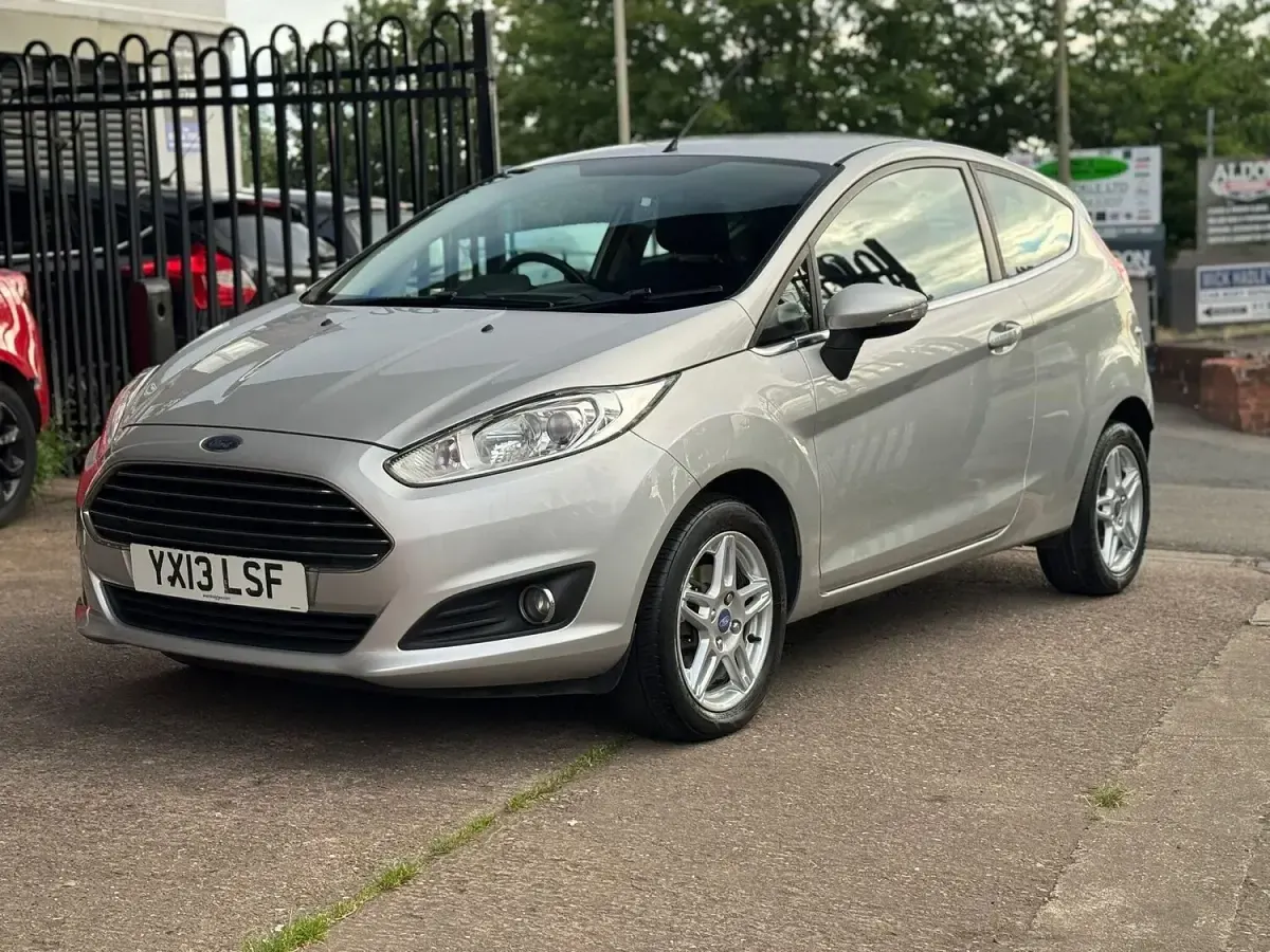 Used Ford Fiesta Zetec 2013 Silver Hatchback