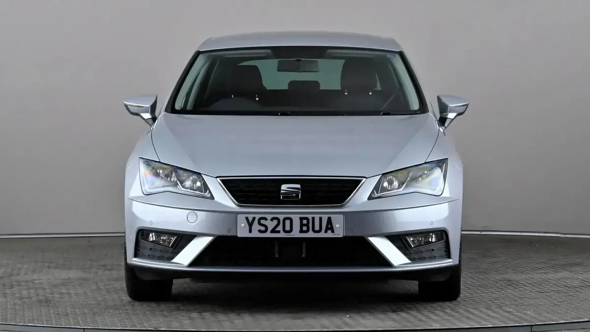 Used Seat Leon SE Dynamic 115 HP (84 kW) 2020 Silver Hatchback