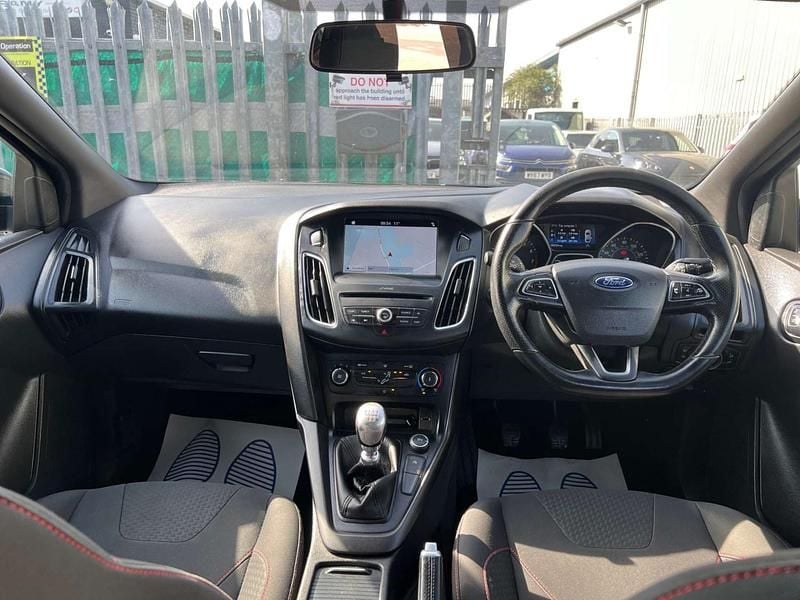 Used Ford Focus ST-Line 125 HP (91 kW) 2017 Black Hatchback