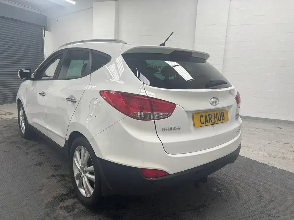 Used Hyundai ix35 Premium 134 HP (98 kW) 2012 White SUV