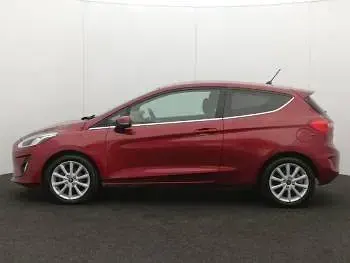 Used Ford Fiesta Titanium 125 HP (91 kW) 2018 Red Hatchback