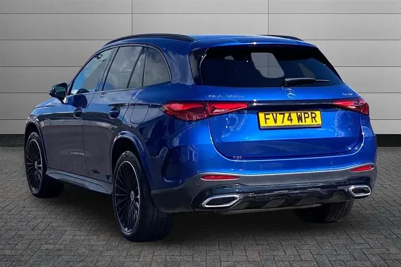 Usado Mercedes GLC300e Urban 313 HP (230 kW) 2024 Azul Carrinha