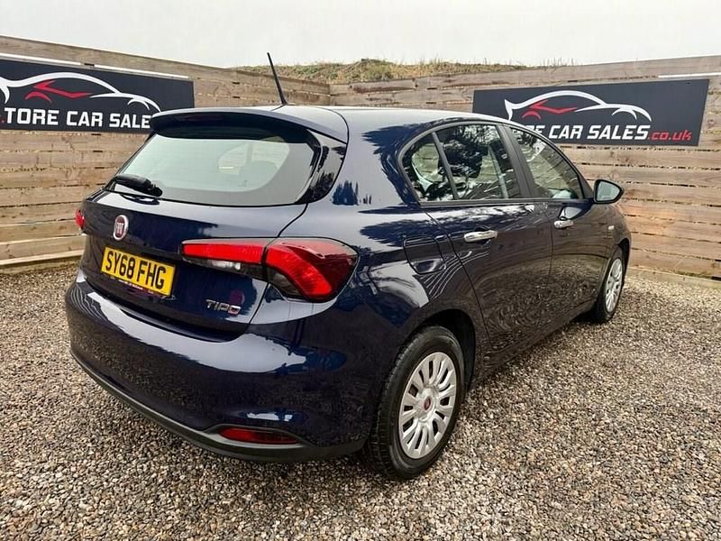 Used Fiat Tipo Easy 95 HP (69 kW) 2018 Blue Hatchback