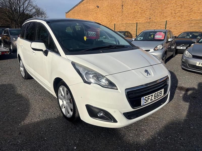 White Used 2014 Peugeot 5008 Allure MPV | £5,295 (Fair price) - Image 1/4