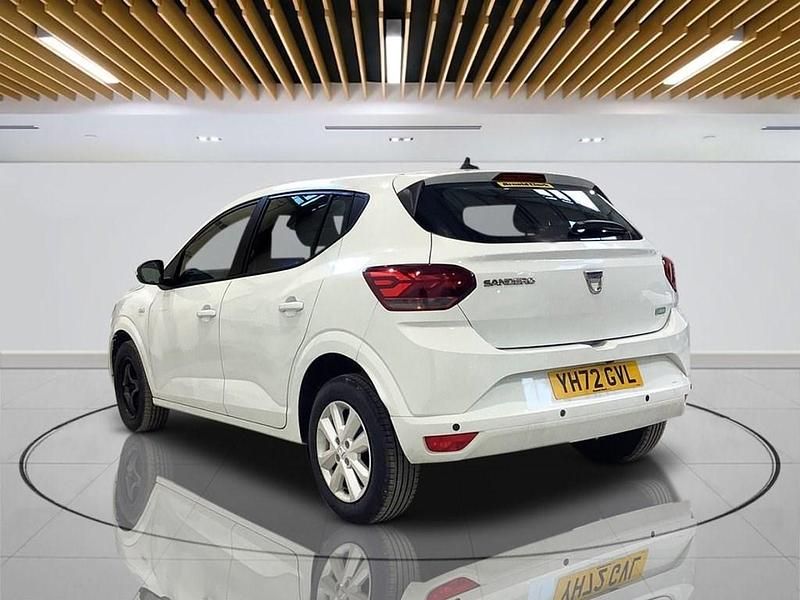 Used Dacia Sandero Comfort 100 HP (73 kW) 2022 White Hatchback