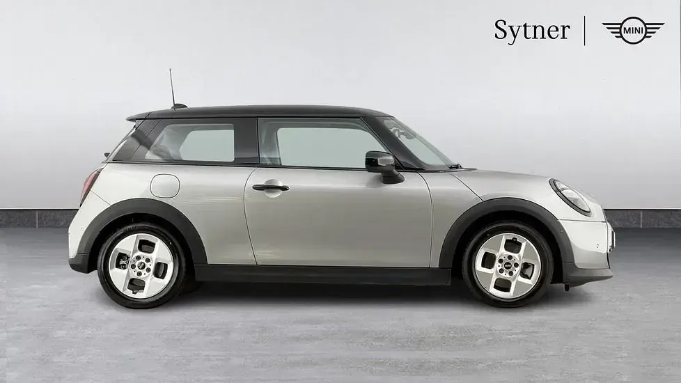 Used Mini Cooper Hatch 154 HP (113 kW) 2024 Silver Hatchback