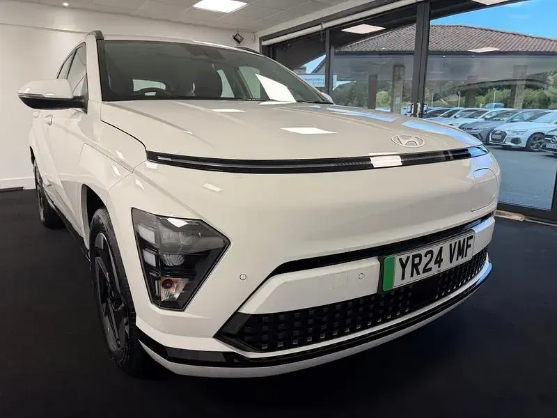 Used Hyundai Kona Advanced 160 kW (218 HP) 2024 White SUV