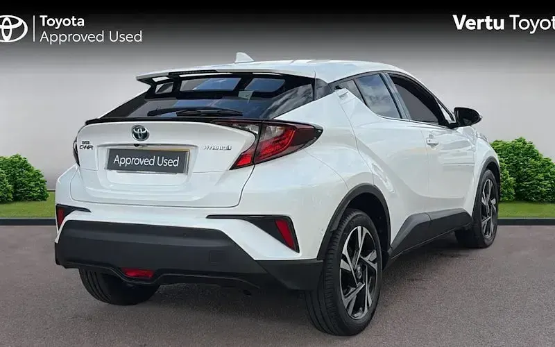 Used Toyota C-HR Design 122 HP (89 kW) 2023 White SUV