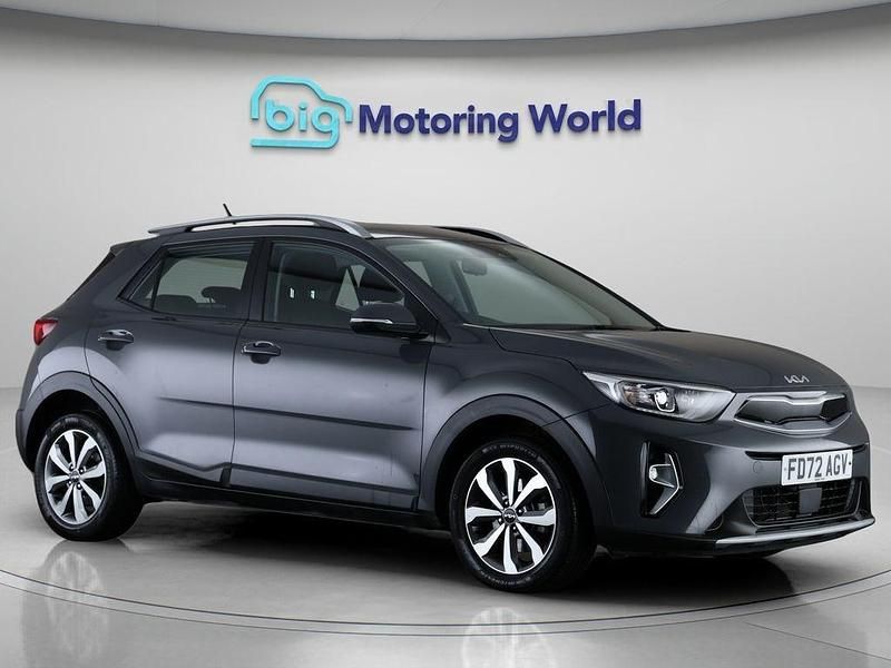 Grey Used 2022 Kia Stonic SUV | £12,400 (Good price) - Image 1/4