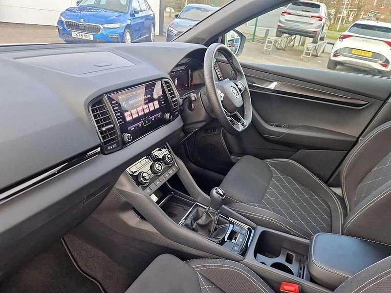 Used Skoda Karoq SportLine 150 HP (110 kW) 2023 Moon white metallic SUV