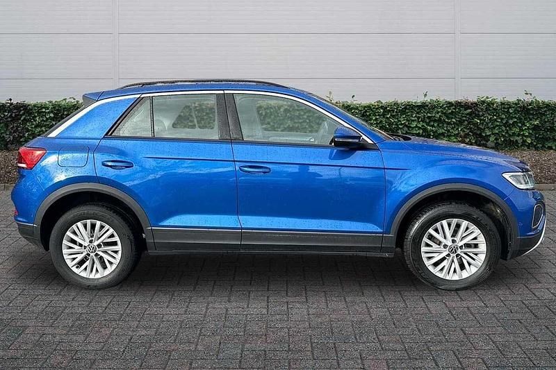 Used VW T-Roc Life 150 HP (110 kW) 2024 Blue SUV