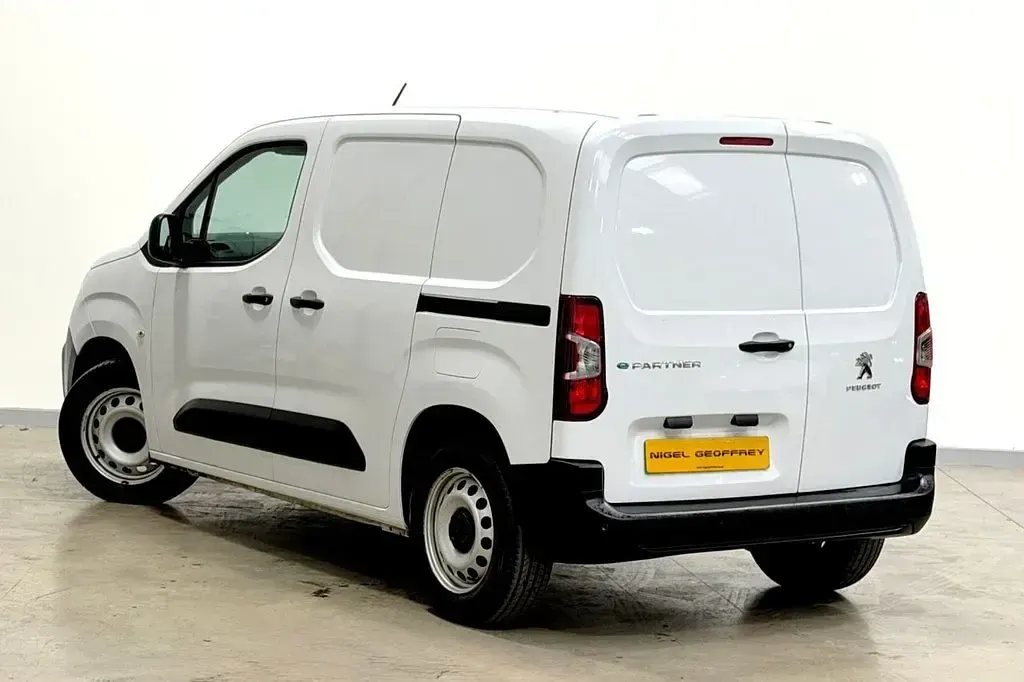 Used Peugeot E-Partner Premium 100 kW (136 HP) 2023 White MPV