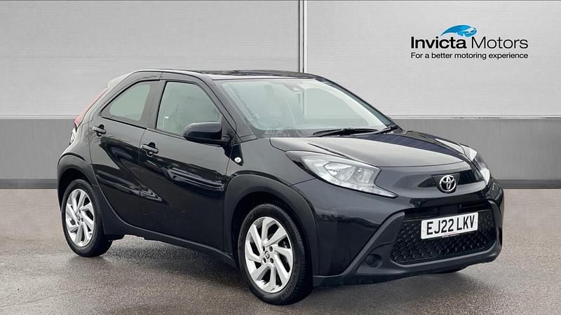 Used Toyota Aygo X PURE 72 HP (52 kW) 2022 Black SUV