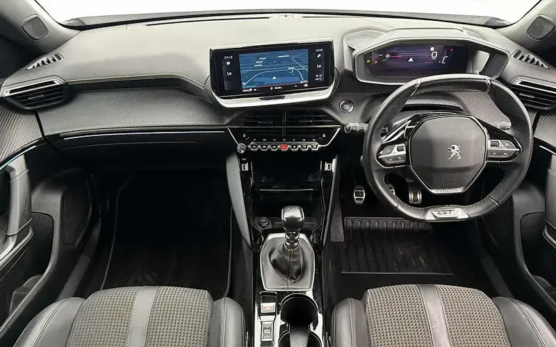 Used Peugeot 2008 GT 131 HP (96 kW) 2022 White SUV