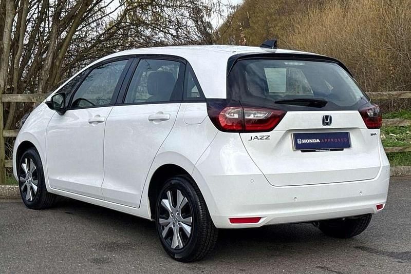 Used Honda Jazz Hybrid 109 HP (80 kW) 2022 White Hatchback