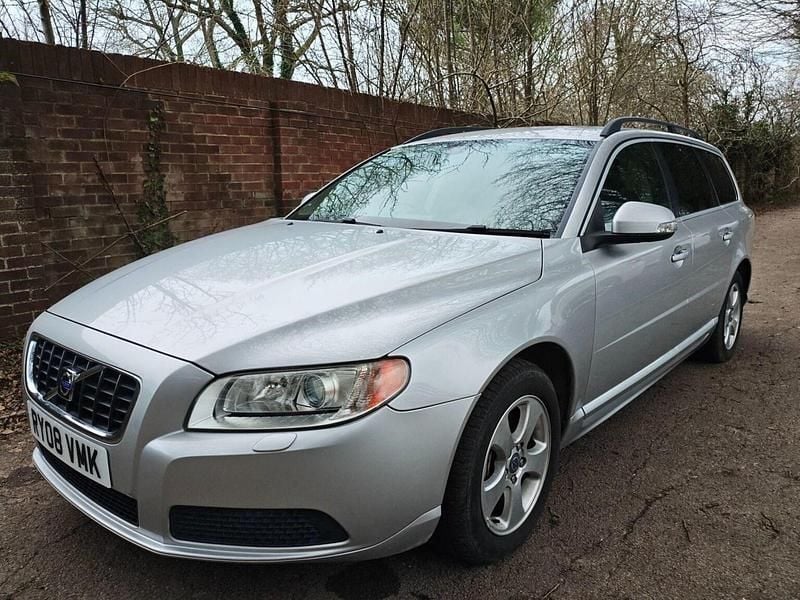 Used Volvo V70 SE 2025 Silver Estate