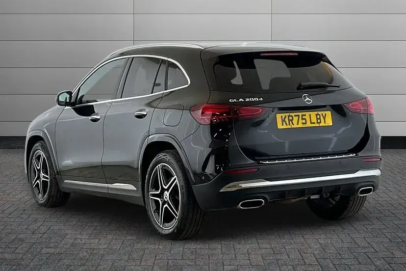 Used Mercedes GLA200 Executive 148 HP (108 kW) 2025 Black SUV