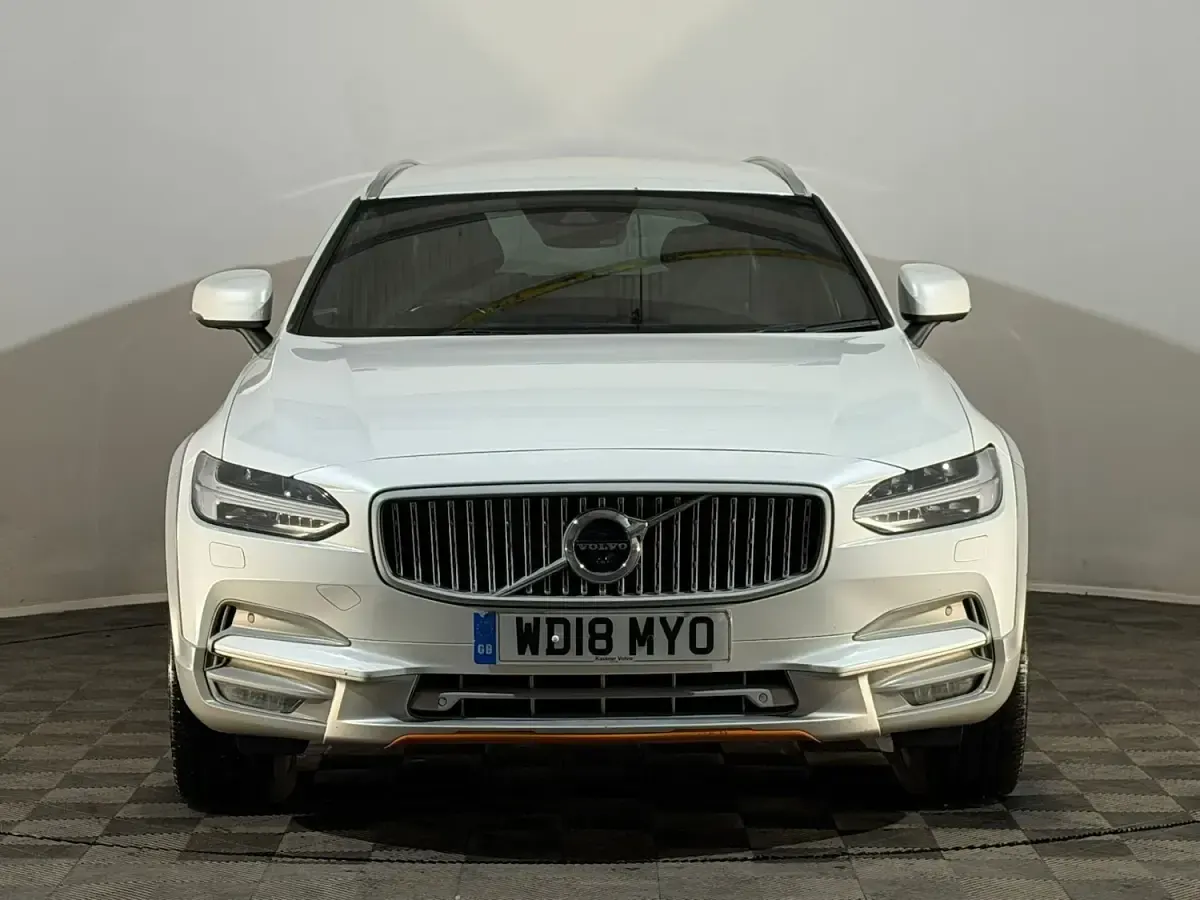 Used Volvo V90 CC Ocean Race 190 HP (139 kW) 2018 White Estate