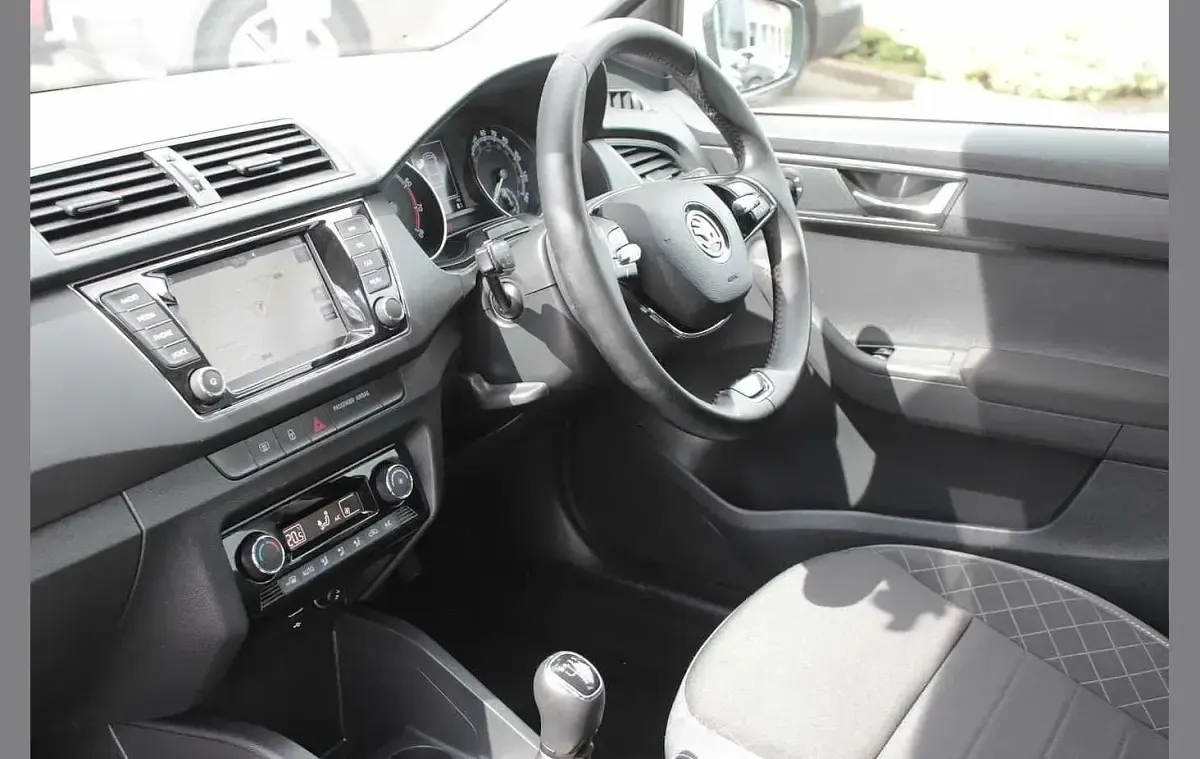 Used Skoda Fabia SE L 94 HP (69 kW) 2021 Moon white metallic Hatchback