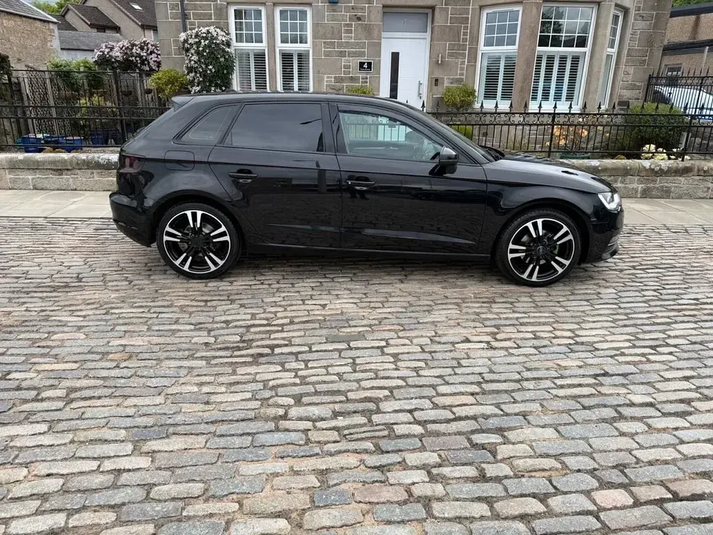 Used Audi A3 Sportback Business 150 HP (110 kW) 2014 Black Hatchback