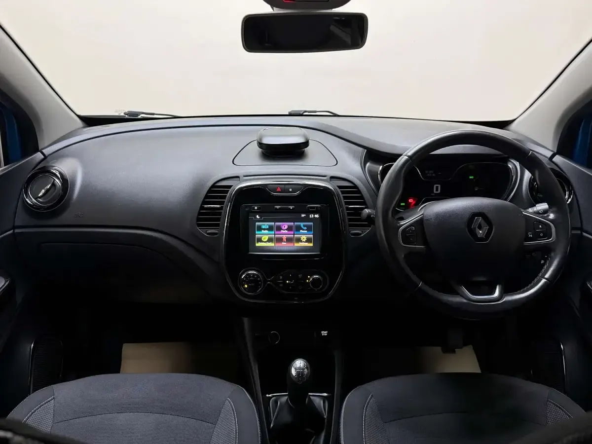 Used Renault Captur Dynamique 90 HP (66 kW) 2017 Blue/black SUV