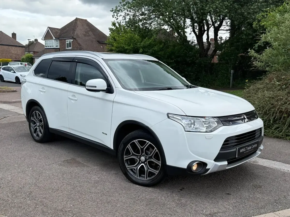 Used Mitsubishi Outlander 2014 White SUV