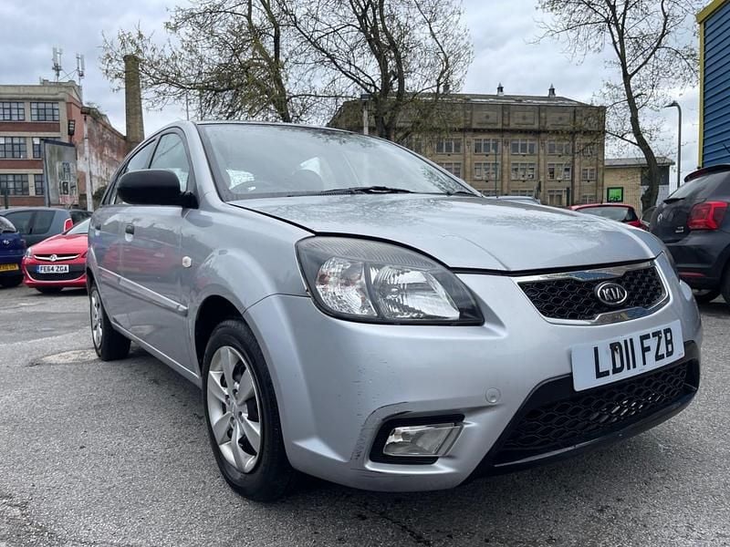 Used Kia Rio 2011 Silver Hatchback