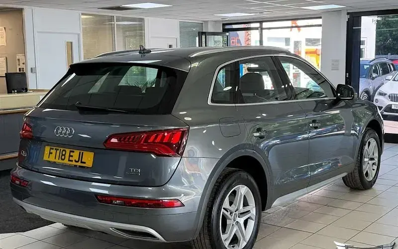 Used Audi Q5 Design 190 HP (139 kW) 2018 Grey SUV