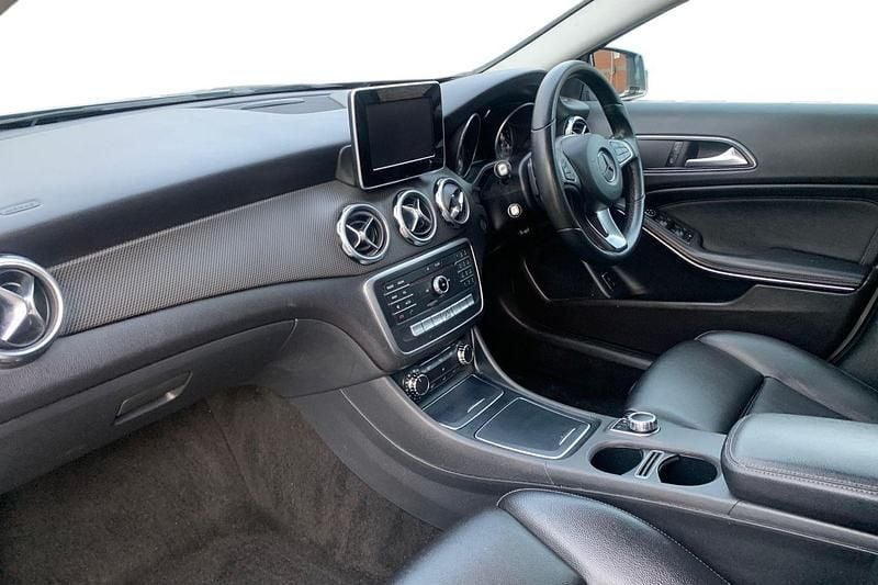 Used Mercedes GLA200 SE 136 HP (100 kW) 2017 Grey SUV