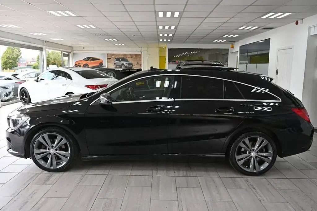 Used Mercedes CLA200 Shooting Brake 136 HP (100 kW) 2016 Black Estate