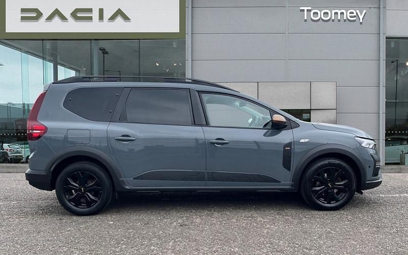 Used Dacia Jogger Extreme 141 HP (103 kW) 2025 MPV